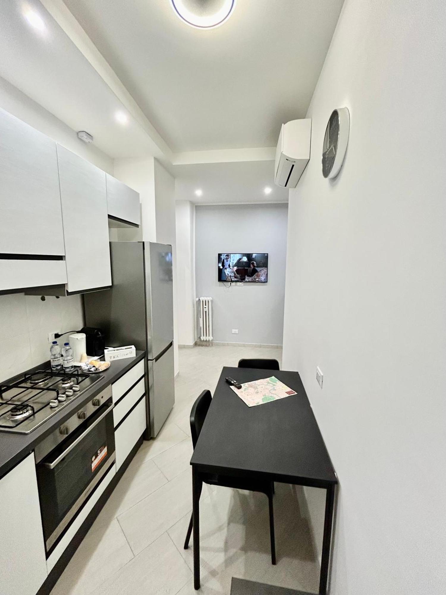 Roma Apartment Holiday ภายนอก รูปภาพ